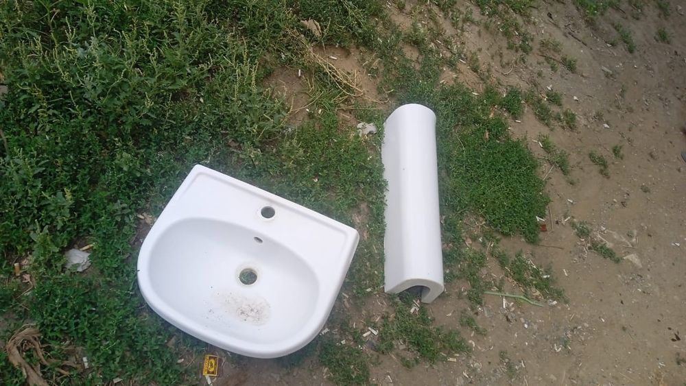 Продам унитаз и раковину