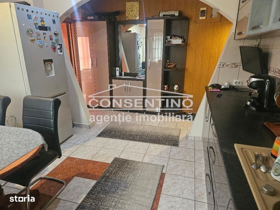 Se vinde apartam . cu 3 camere , etaj 3, confort 1, mobilat partial