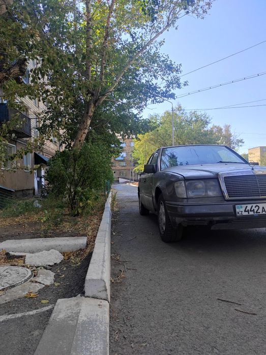 Продам Мерседес 124
