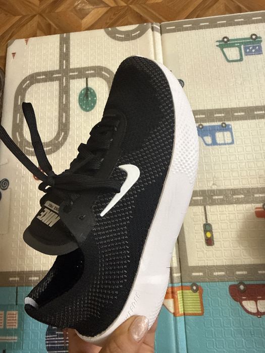 Кроссовки adidas