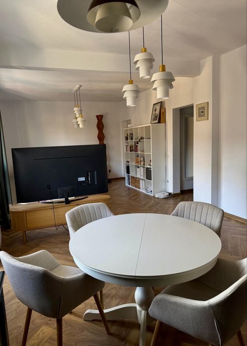 Apartament de inchiriat in bloc interbelic