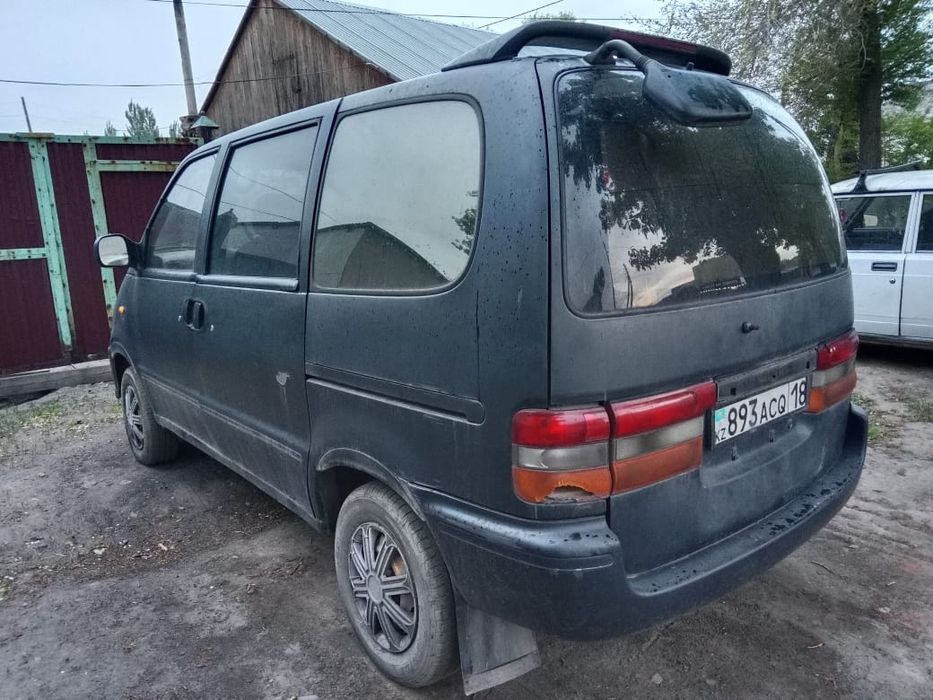 Ниссан Серена 1998
