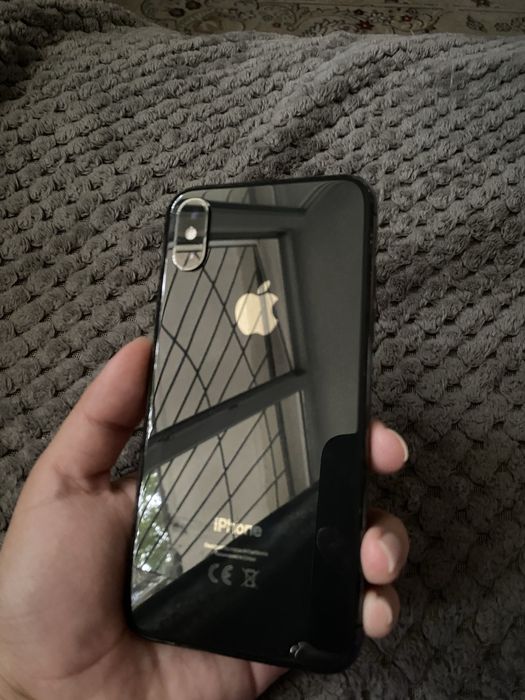 Apple iPhone XS 64гб памяти.
