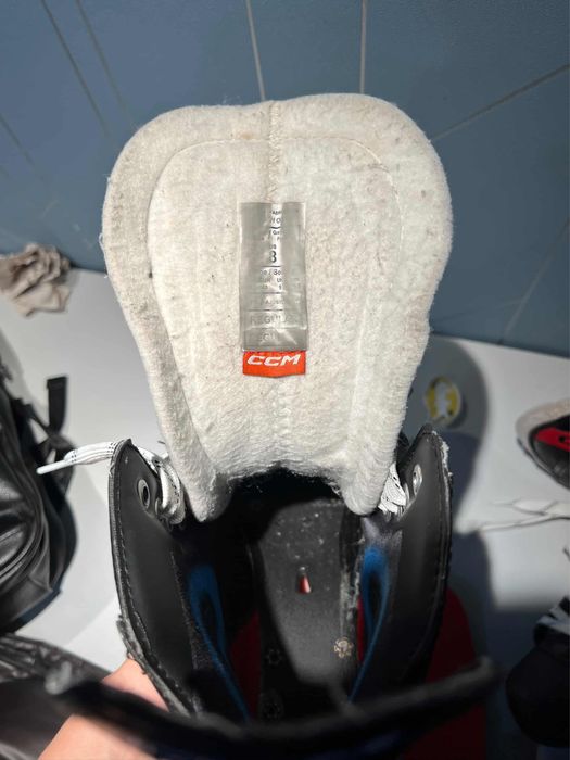 Продам коньки ccm