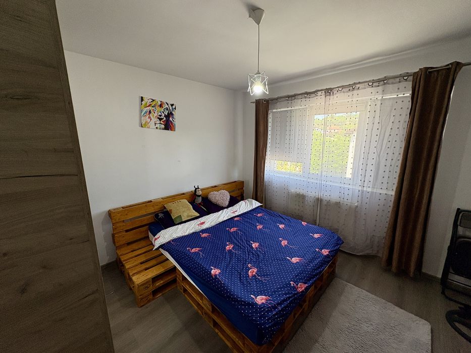 Vând apartament Crișeni