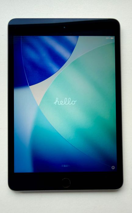 Ipad mini 5 - 256 Gb, Space Grey, pachet cu Apple pen + 2 huse, stare excelenta