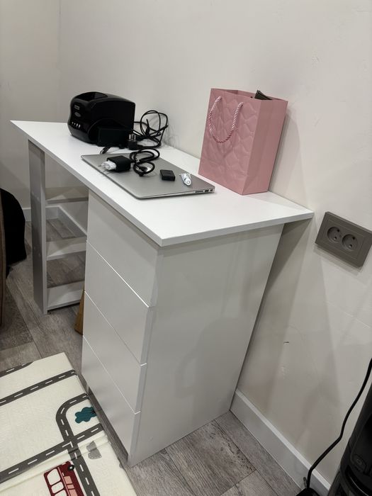 Стол для работы