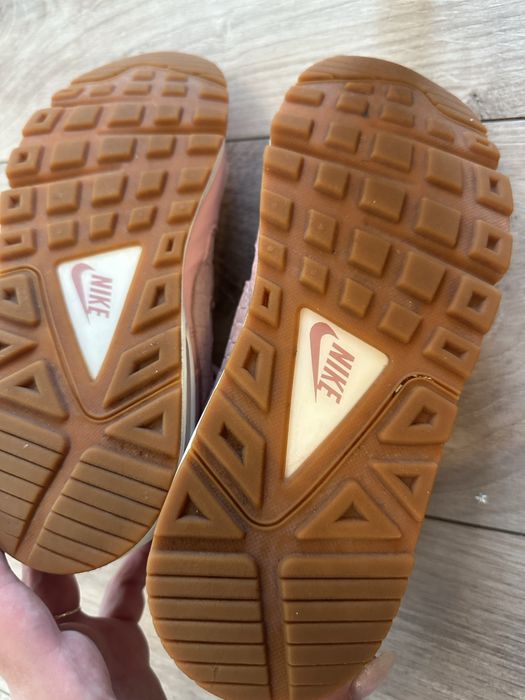 Nike момиче ровози маратонки 38.5