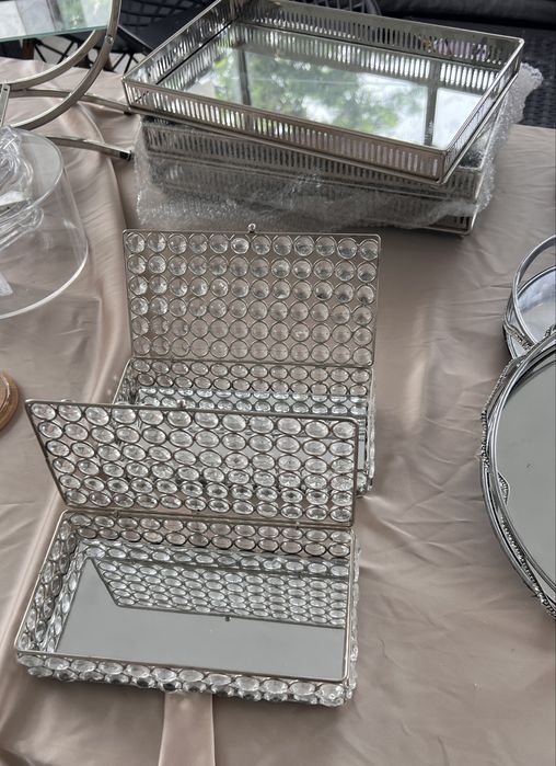 Set Candy Bar – platouri și suporturi pentru nunți și botezuri