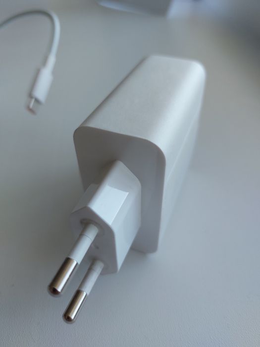 Huawei SuperCharge 100W адаптер питания