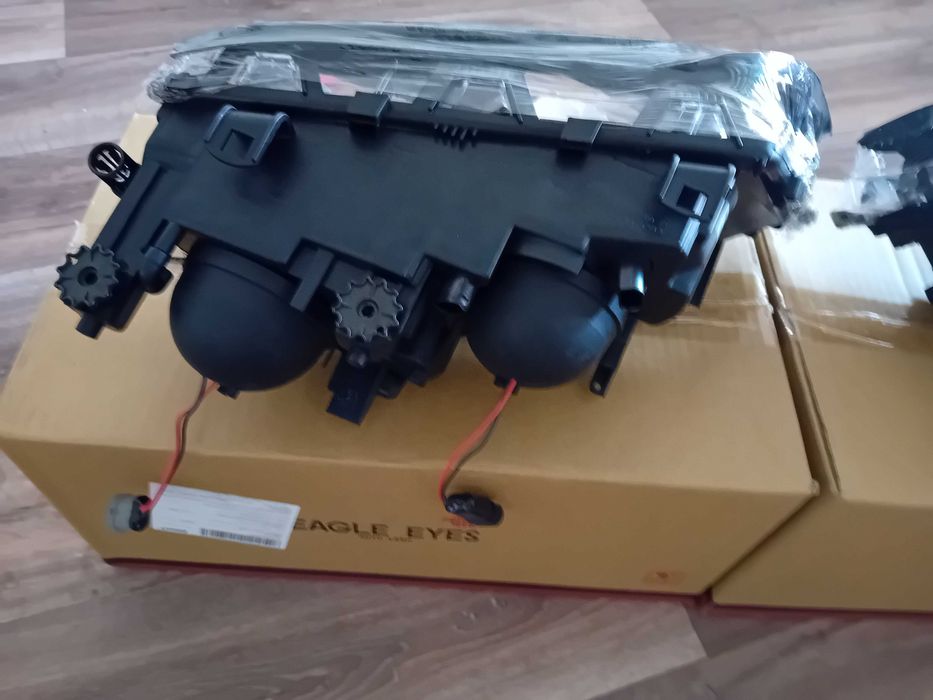 Фар БМВ Е46 Нови