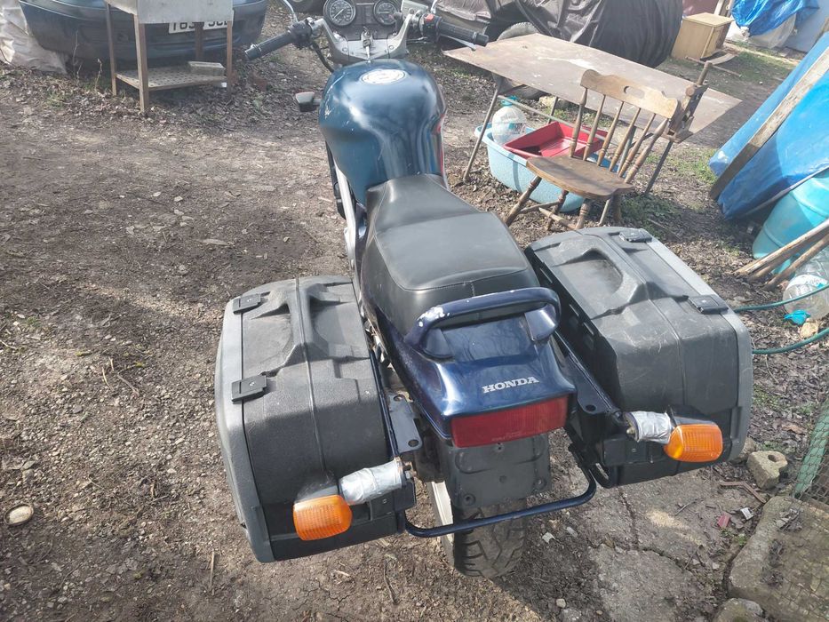 Продавам мотор honda ntv 650