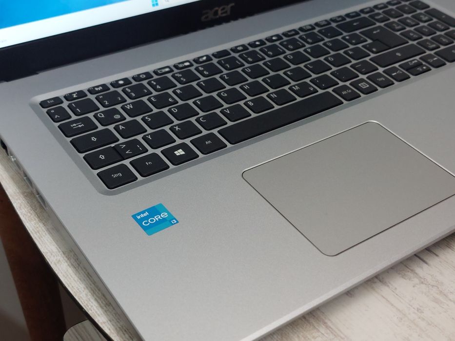 17.3" 12GB RAM Core i3-1115G4 512GB SSD NVMe лаптоп Acer Aspire 3 A317 A317-53