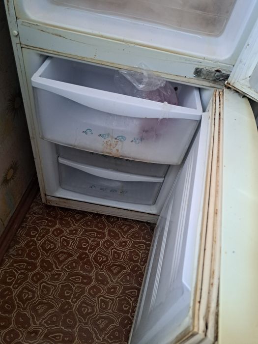 Продам холодильник