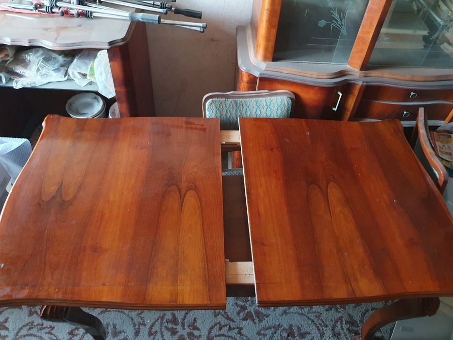 Mobila veche de vanzare