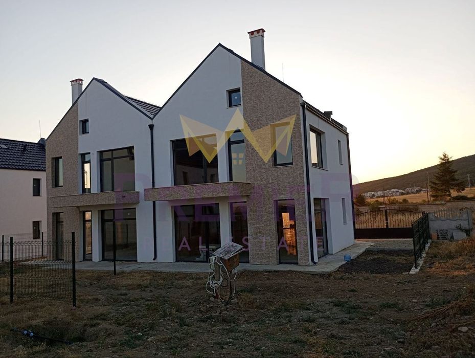 Продава се Къща в с. Кошарица, Област Бургас - 160 кв.м за 1313 €/кв.м - Снимка #3