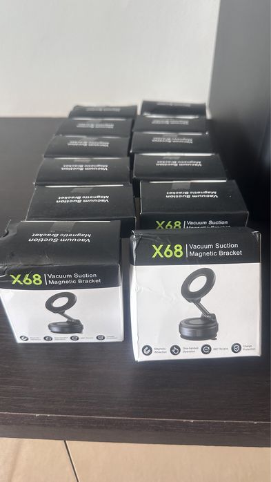 Suport magnetic pentru telefon