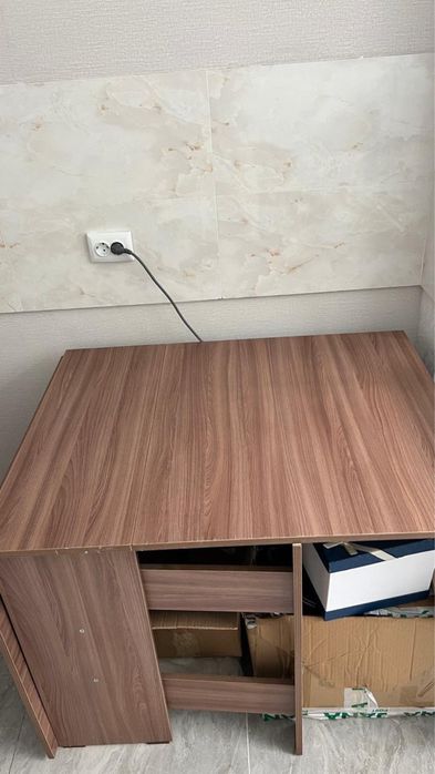 Продам стол книжка