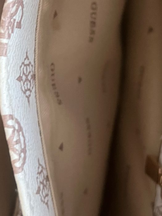 Guess дамска чанта