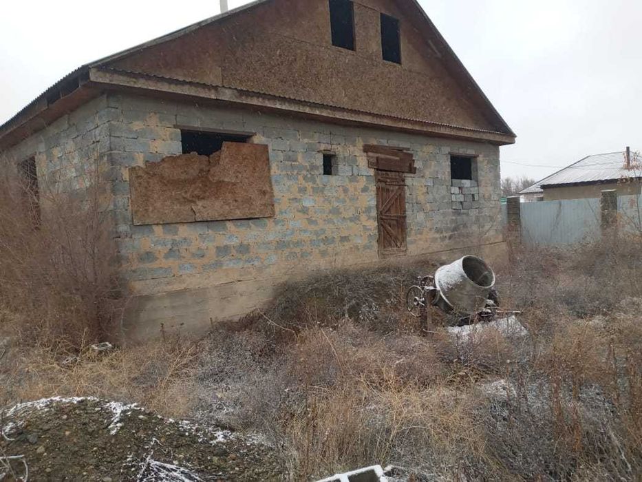 продам недостроенный дом.