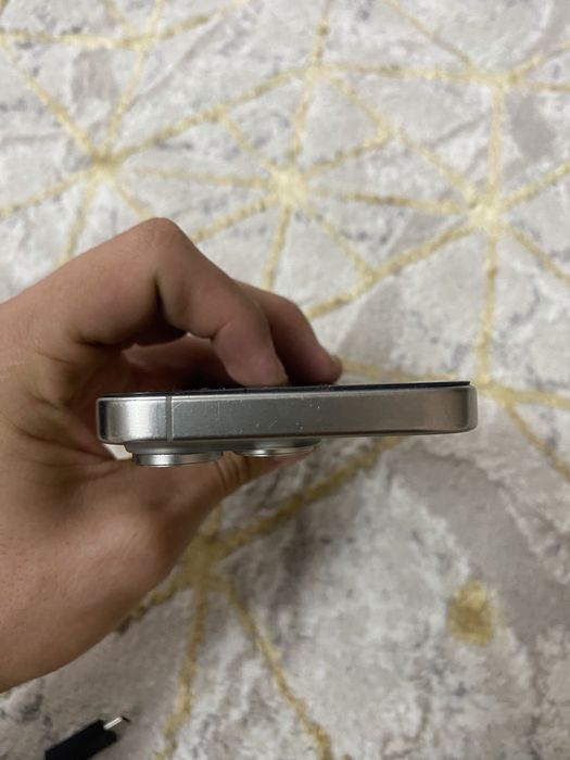 Iphone 15 pro titan