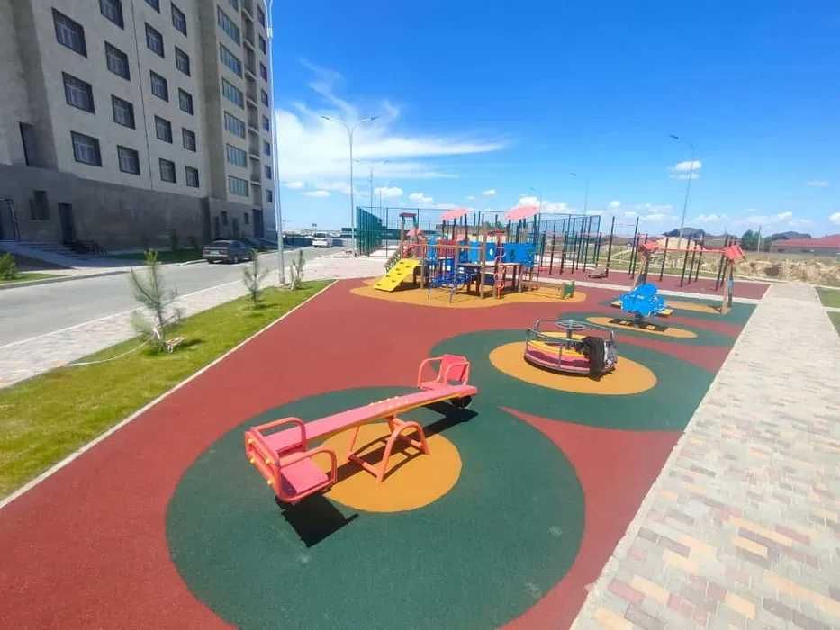 Резиновая плитка / Резиновая покрытия / Бесшовное покрытия / Тартан /