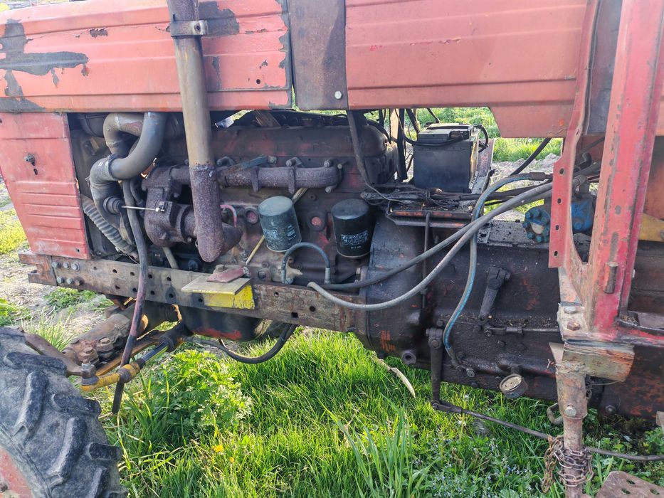 Tractor Universal 650 cu motor Iveco 6 cilindri