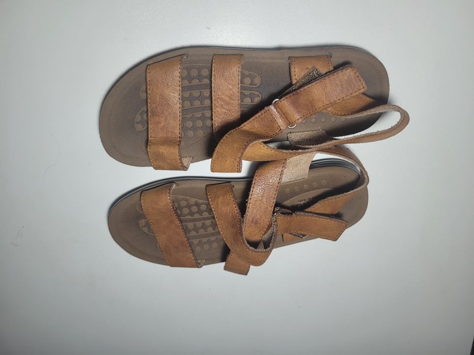 Сандалии кожаные