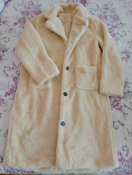 Палто,Ново, размер М, цвят бежов,50лв