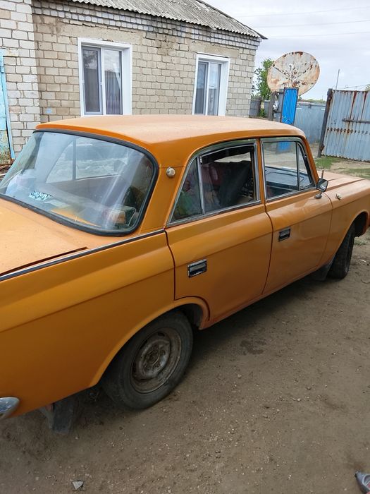 Москвич 412 на полном ходу