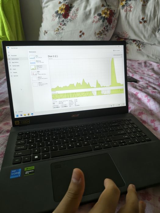 Când laptop de gaming Acer Aspire 7
