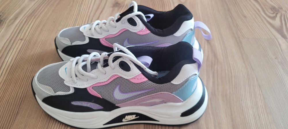 Дамски Маратонки NIKE