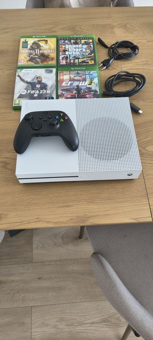 Xbox ONE S / 1TB