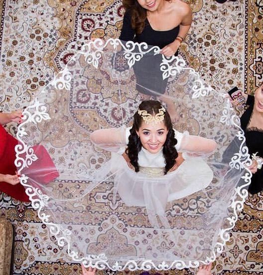 Платье на узату, сырга салу