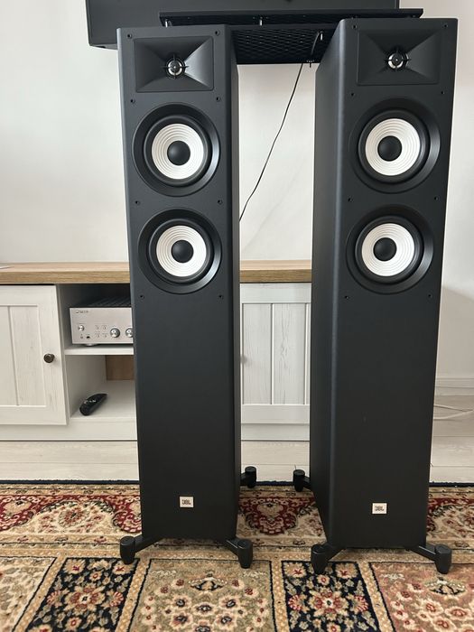 Vând boxe de podea JBL Stage A170 – ca noi