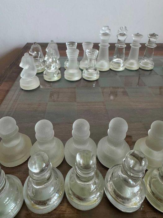Set șah din sticlă 35 × 35 cm, complet, piese transparente și mate