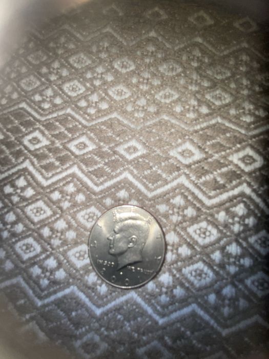 Продам монета 2001 HALF DOLLAR