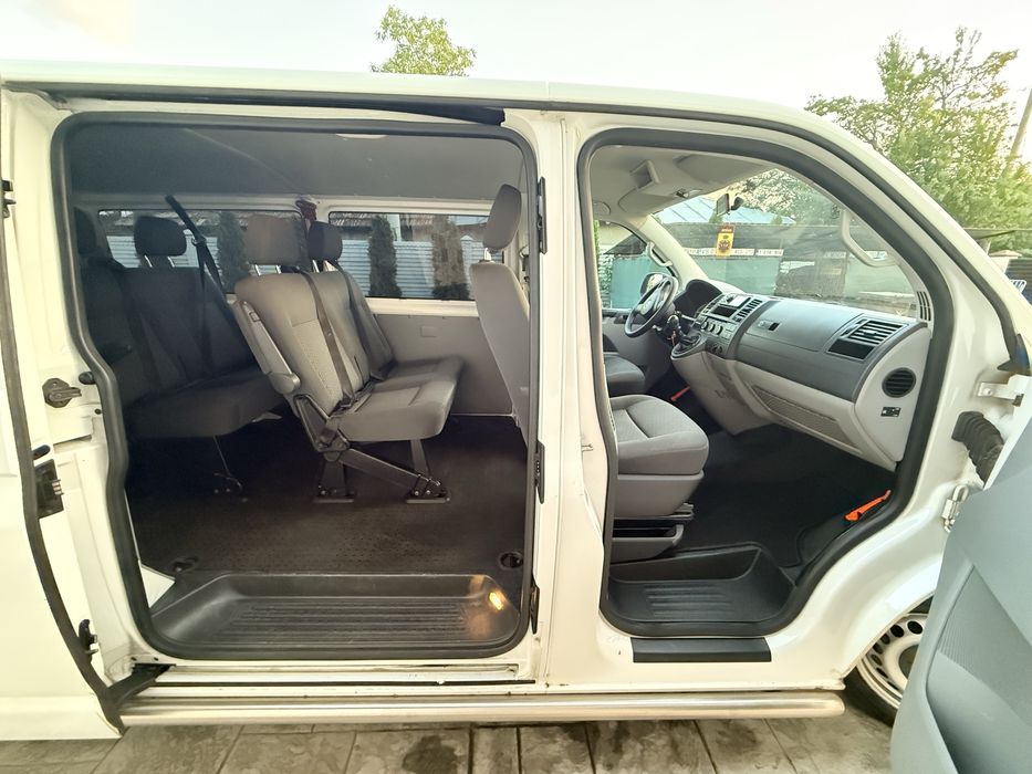 Vand VW Transporter 8+1 Locuri / 2012 Euro5 / 2.0 TDI Bluemotion  Technology