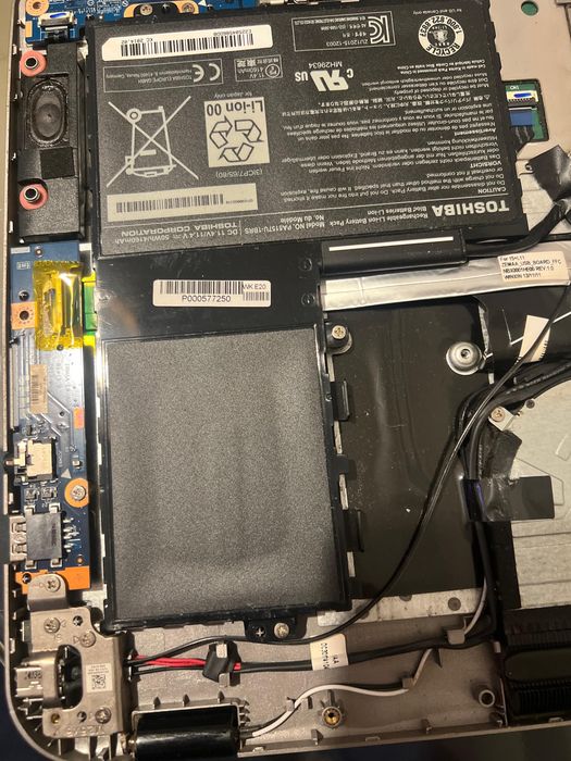 Laptop Toshiba pentru dezmembrare