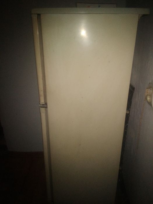 Срочно продаю холодильник Бирюса
