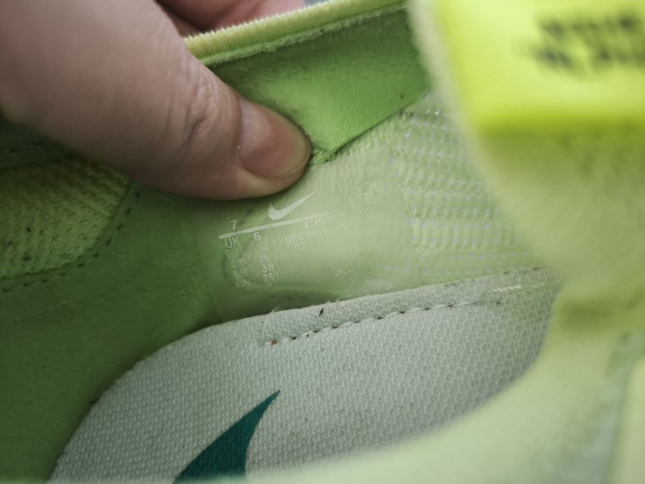 Nike Air Zoom Alphafly NEXT% în culoarea "Barely Volt", masura 40, 26 cm