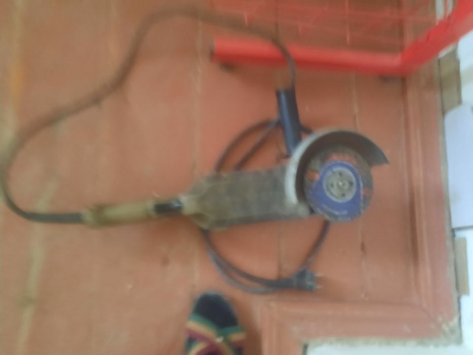 Продам болгарку размер 180 мм