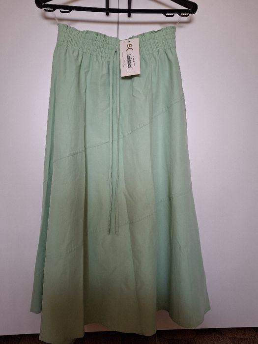 Продается юбка миди