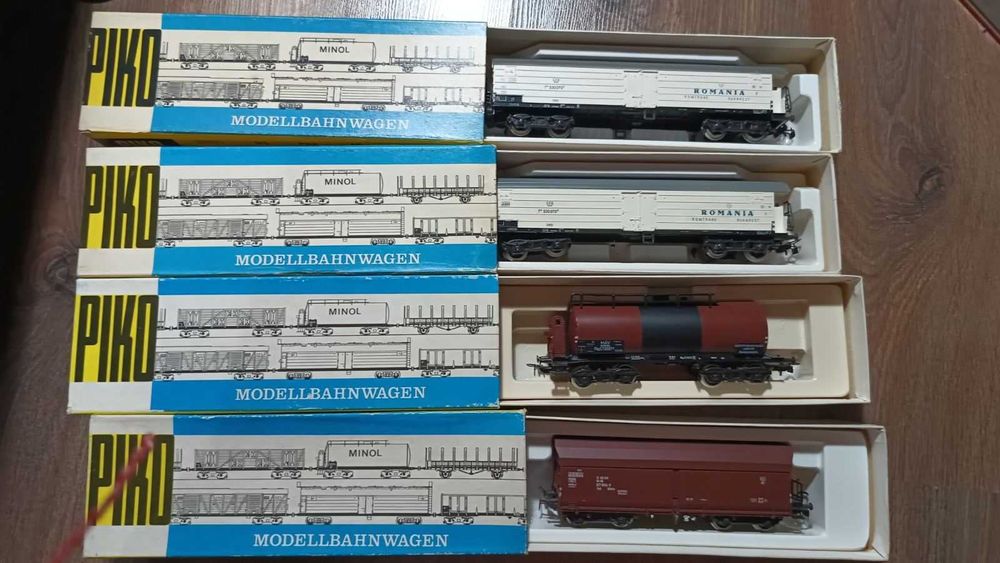 Продавам влакчета и локомотиви на фирмата PIKO