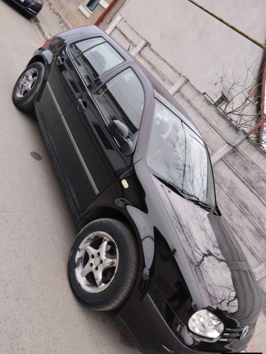 Vând golf 4 1.6 benzină