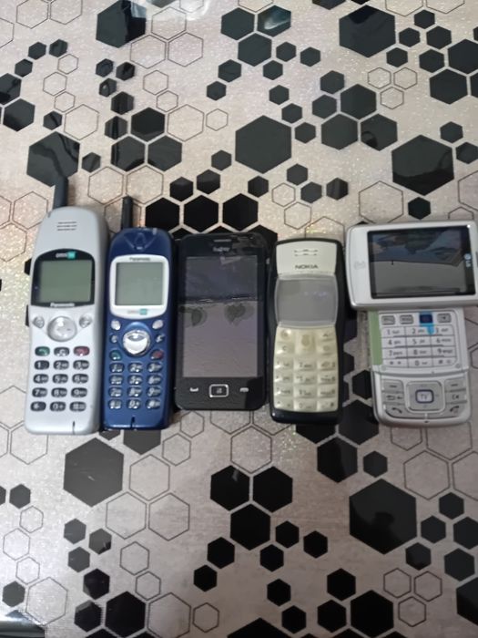 Vând urgent telefoane mobile second hand