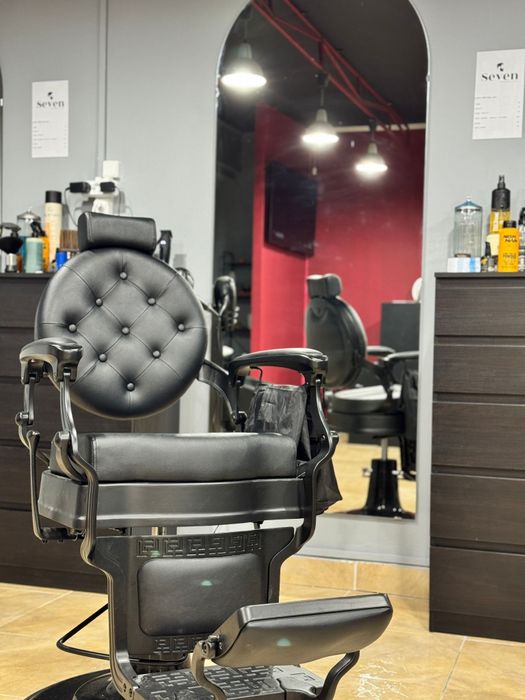 Vând scaun BarberShop și scafa