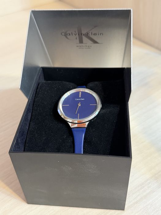 Ceas dama Calvin Klein K4U231VN, purtat