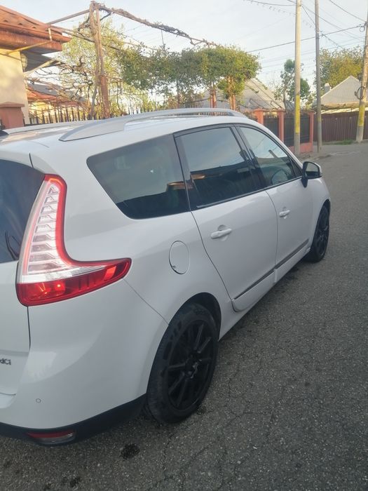 Renault scenic. 2013 motor 1.5 cm diesel.