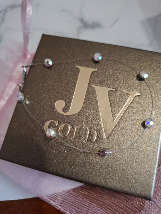 Гривна на корда с камъни